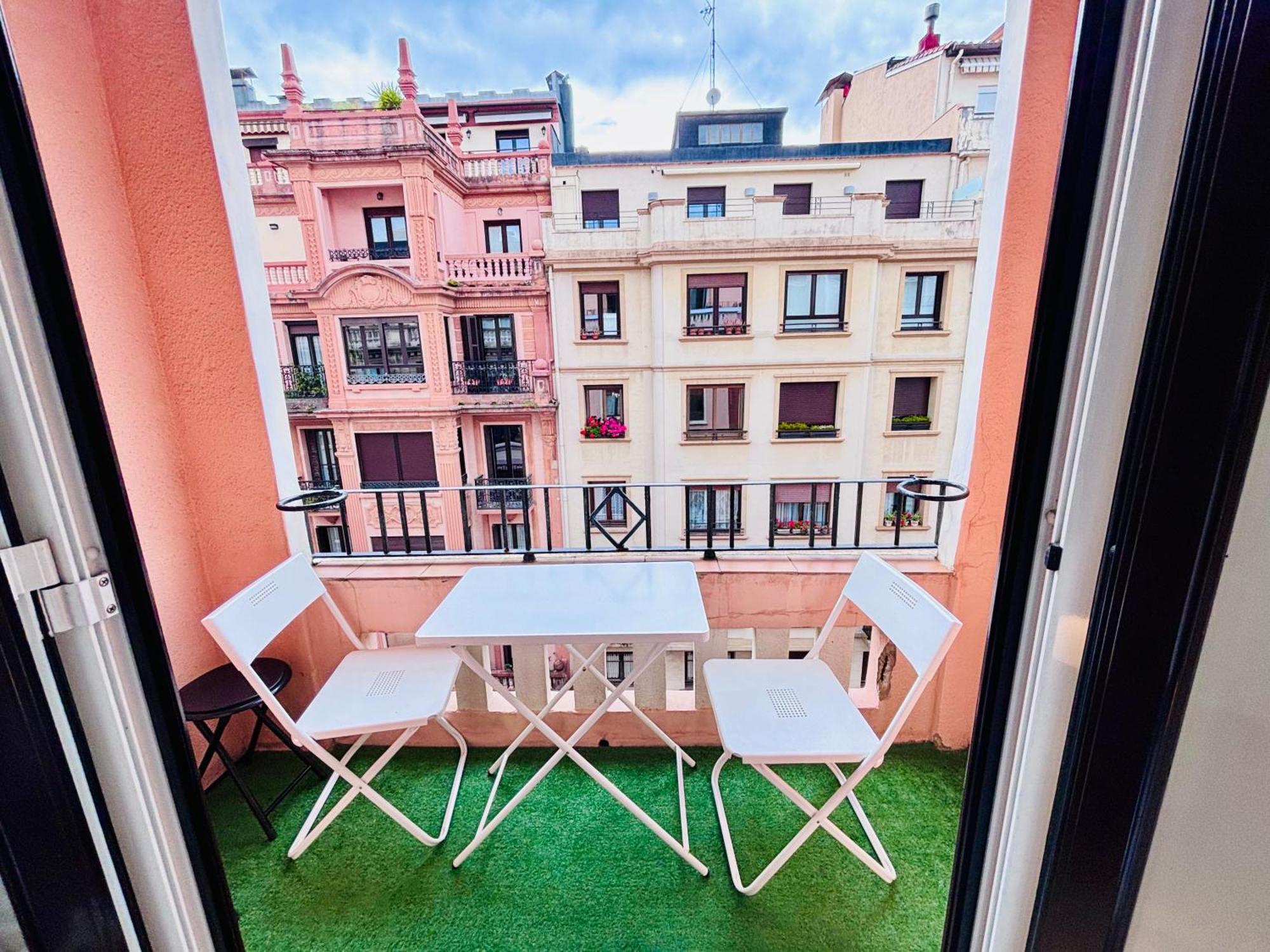 Apartamento Coqueto En Gros San Sebastián Kültér fotó